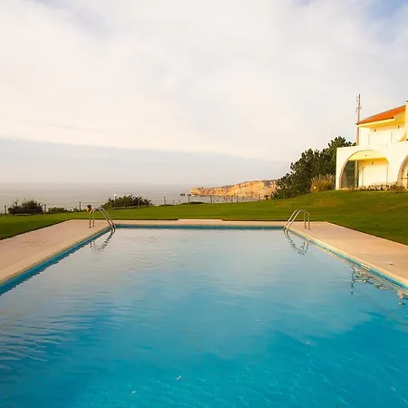Willa Liiiving In Nazare | Bay View Villas *