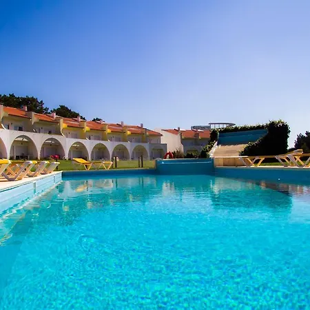 Willa Liiiving In Nazare | Bay View Villas