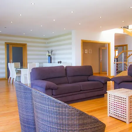 Willa Liiiving In Nazare | Bay View Villas