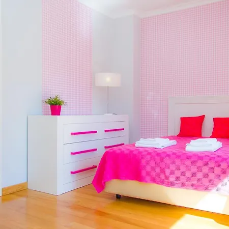 Willa Liiiving In Nazare | Bay View Villas